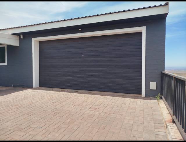 2 BEDROOM HOUSE FOR SALE IN BAYVIEW